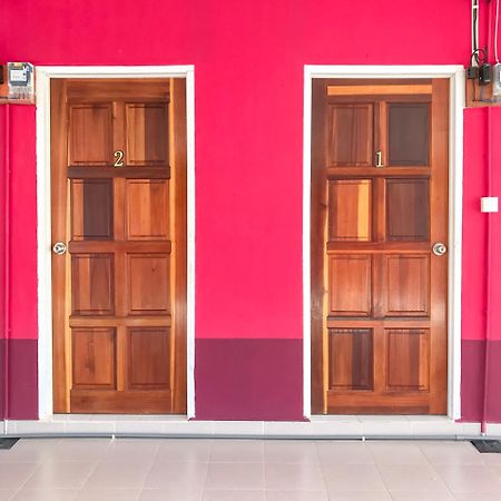 Rayyan'S Roomstay Pantai Kok Exterior foto